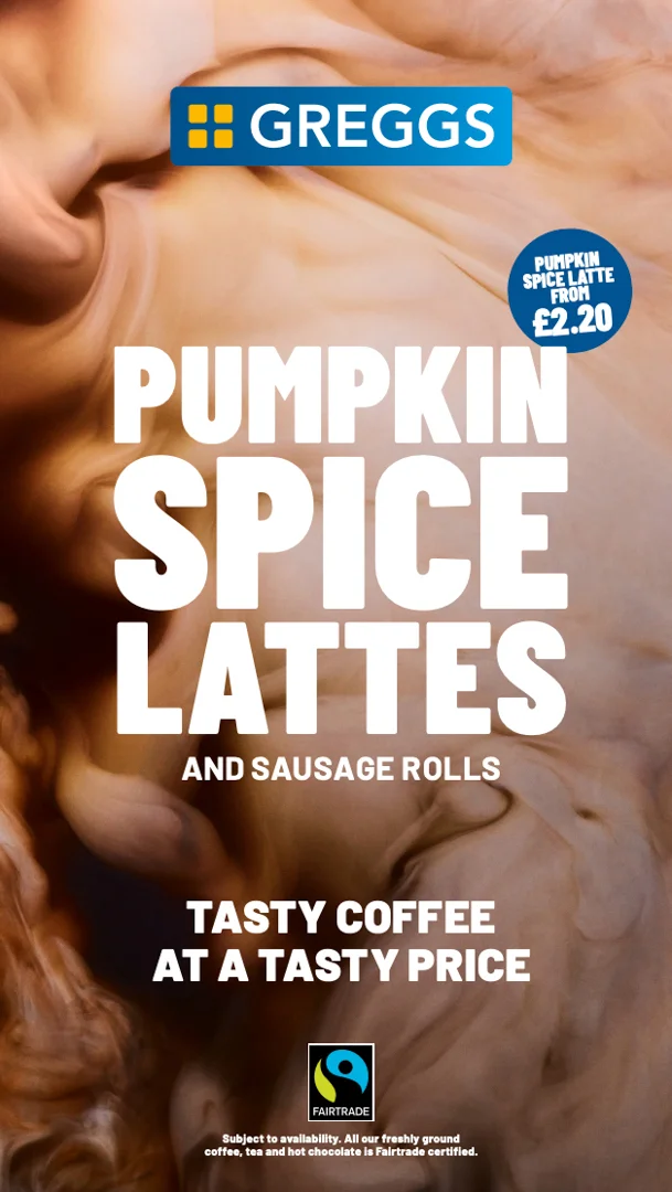 macro drink photograph of pumpkin spiced latte mixing by commercial photographer scott choucino